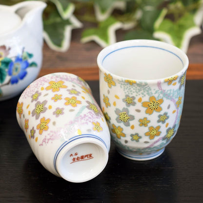 【made in japan】
Stylish Pair of Kutani Porcelain Teacups for Couples - “Kyokusuihana” Design - Japanese Ceramic Tea Bowls, Premium Tableware, Made in Japan