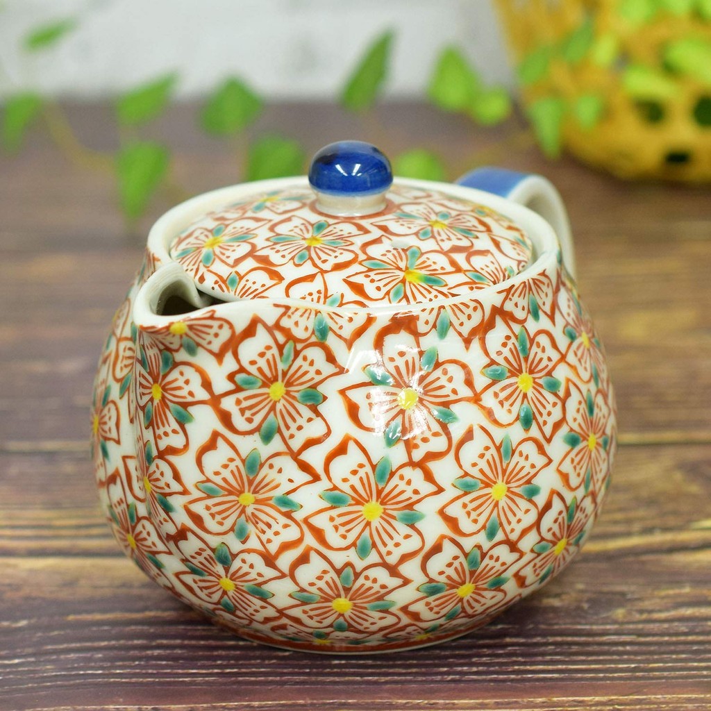 [made in Japan]
Stylish Japanese Tableware - Kutani Ware Teapot with Flower Pattern, Includes Strainer, High-End Ceramic, Perfect for Birthdays, Authentic Japanese Design