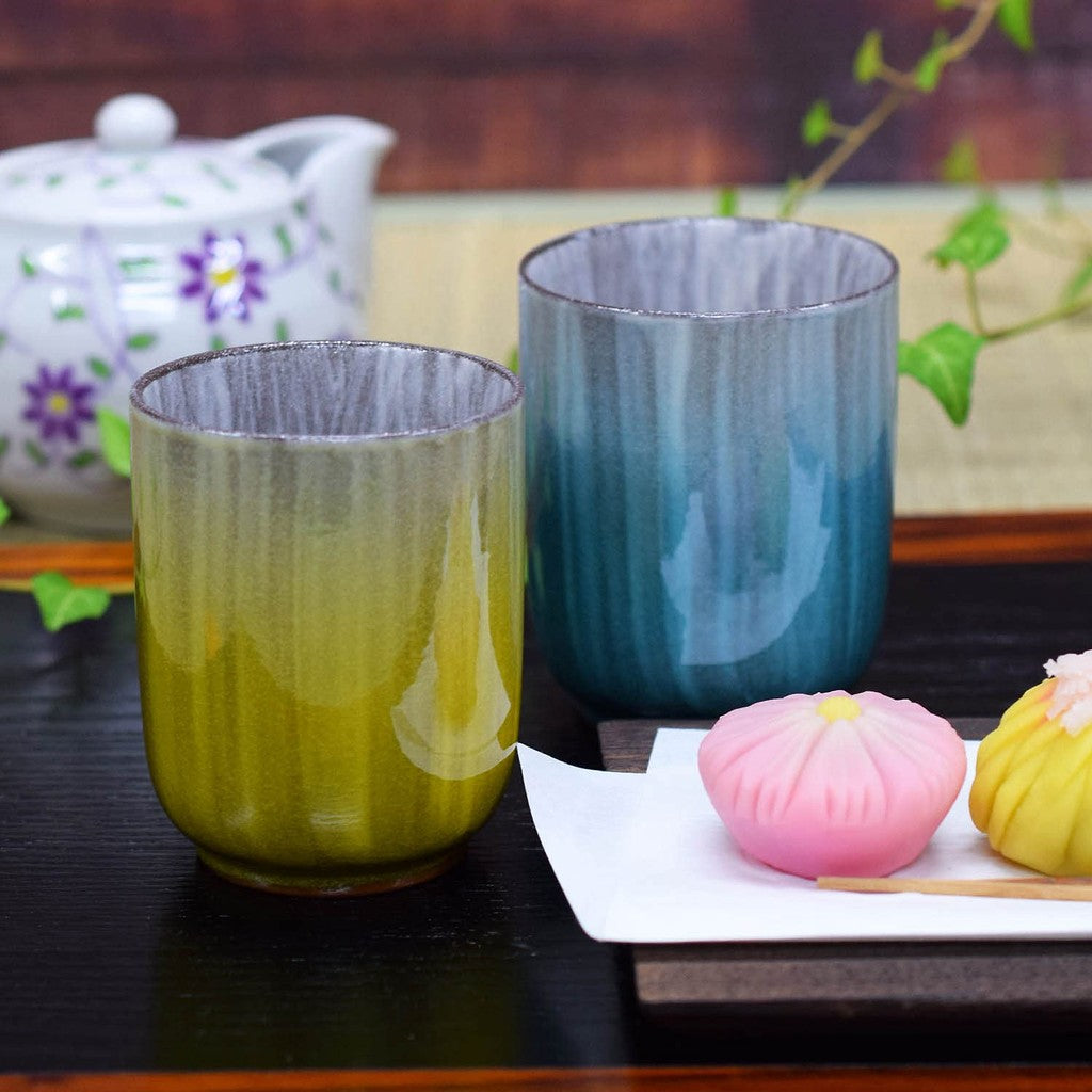 【made in japan】
Elegant Set of Japanese Kutani Ware Tea Cups - Stylish Pair of Ceramic Tea Bowls for Couples, Handcrafted in Japan, Perfect for Authentic Japanese Dining Experience.