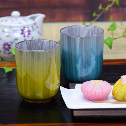 【made in japan】
Elegant Set of Japanese Kutani Ware Tea Cups - Stylish Pair of Ceramic Tea Bowls for Couples, Handcrafted in Japan, Perfect for Authentic Japanese Dining Experience.