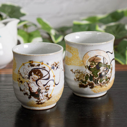 【made in japan】
Waza no Kura Stylish Pair of Yu-nomi Teacups, Kutani Porcelain, Couple's Tea Cups, Fūjin Raijin Design, Japanese Ceramic Tableware, Made in Japan.