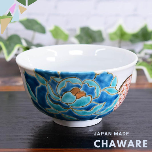 【made in japan】
Stylish Japanese Ceramic Bowl by Waza no Kura, Kutani Ware, Blue Peony Design. High-quality dishware for
