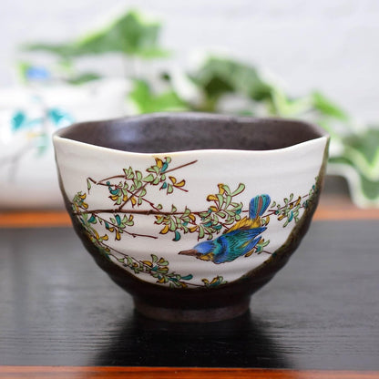 【made in japan】
Stylish Japanese Kutani Ceramics Rice Bowl for Tea, Ideal for Ochazuke, High-Quality Tableware. Perfect Gift for Birthdays, Milestones, and Special Celebrations, Made in Japan, Exclusive Brand, Elegant Design.