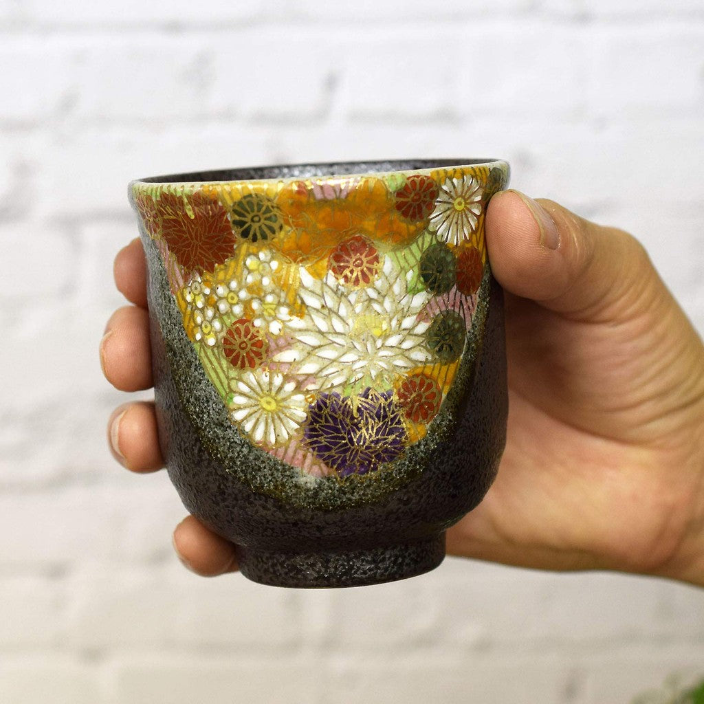 【made in japan】
Japanese Kutani Ceramic Tea Cup Set - Stylish Pair of Couples’ Yunomi - Gold Floral Design - Authentic Japanese Tableware - Perfect for Tea Lovers, Made in Japan