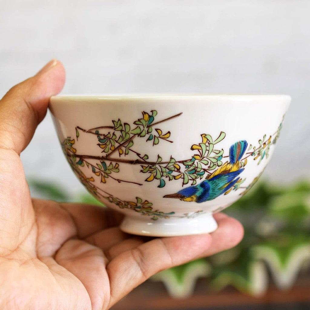 【made in japan】Stylish Japanese Kutani Ware Rice Bowl - Lightweight Ceramic Bowls from Waza no Kura, Ideal for Traditional Japanese Meals, Brand Name Tableware for Your Dining Experience.