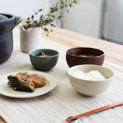 【made in japan】
Shigaraki Pottery Meizan Classic Rice Bowl, Diameter 12cm, Microwave and Dishwasher Safe, Natural Color. Ideal for Daily Use!