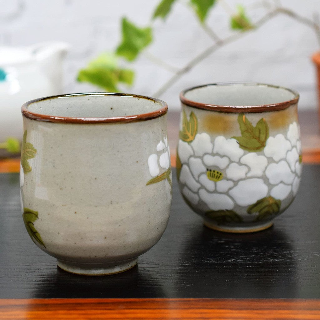【made in japan】Stylish Pair of Kutani Ware Tea Cups, White Peony Design, Perfect for Couples. Handmade Ceramic Japanese Tableware Ideal for Weddings, Anniversaries, and Special Celebrations. A Unique Gift for Special Occasions like Koki, Kiju, and Beiju.