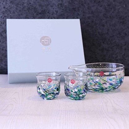 ADERIA Tsugaru Glass Hydrangea Sake Set - Sake Pourer (180ml) and Sake Cups (80ml) - Made in Japan - Stylish Ochoko and Guinomi for Sake - Ideal for Cold Sake - Perfect Gift for Women, Mother’s Day, Father’s Day, Couples, Men - Housewarming Celebrations,