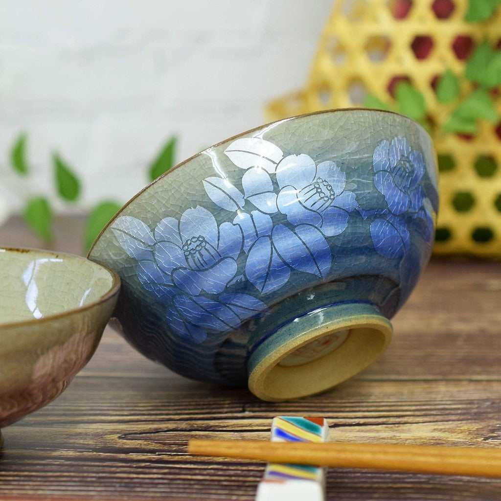 【made in japan】
Waza no Kura Pair Rice Bowls – Stylish Japanese Tableware, Kutani Pottery, Couple's Tea Bowls, Silver-Enhanced Camellia Design, High-End Brand, Gift for Weddings, 60th, 70th, 77th, and 88th Birthdays, Made in Japan.