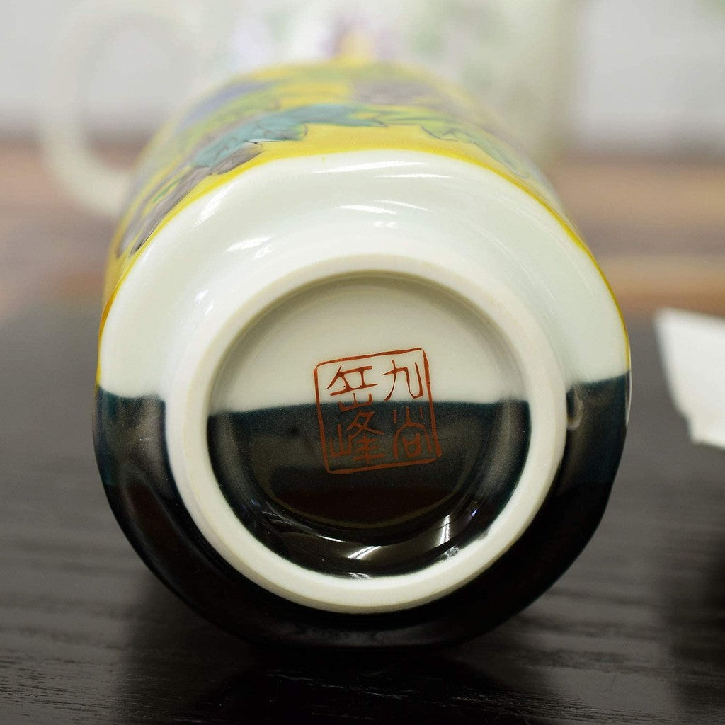 【made in japan】
Large Kuta-yaki Yu-chan (Tea Cup) from Yoshidaya Fuyo: Traditional Japanese Ceramics, Perfect for Tea Lovers, Made in Japan, Elegant and Stylish Tableware.