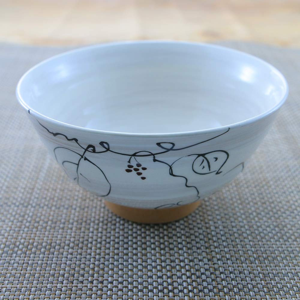 【made in japan】
Arita Ware & Hasami Ware Rice Bowl (Large, Black) - Lightweight, Thin, Nut Design - Grapes, Japanese Tableware, Ceramics, San Kaibishi