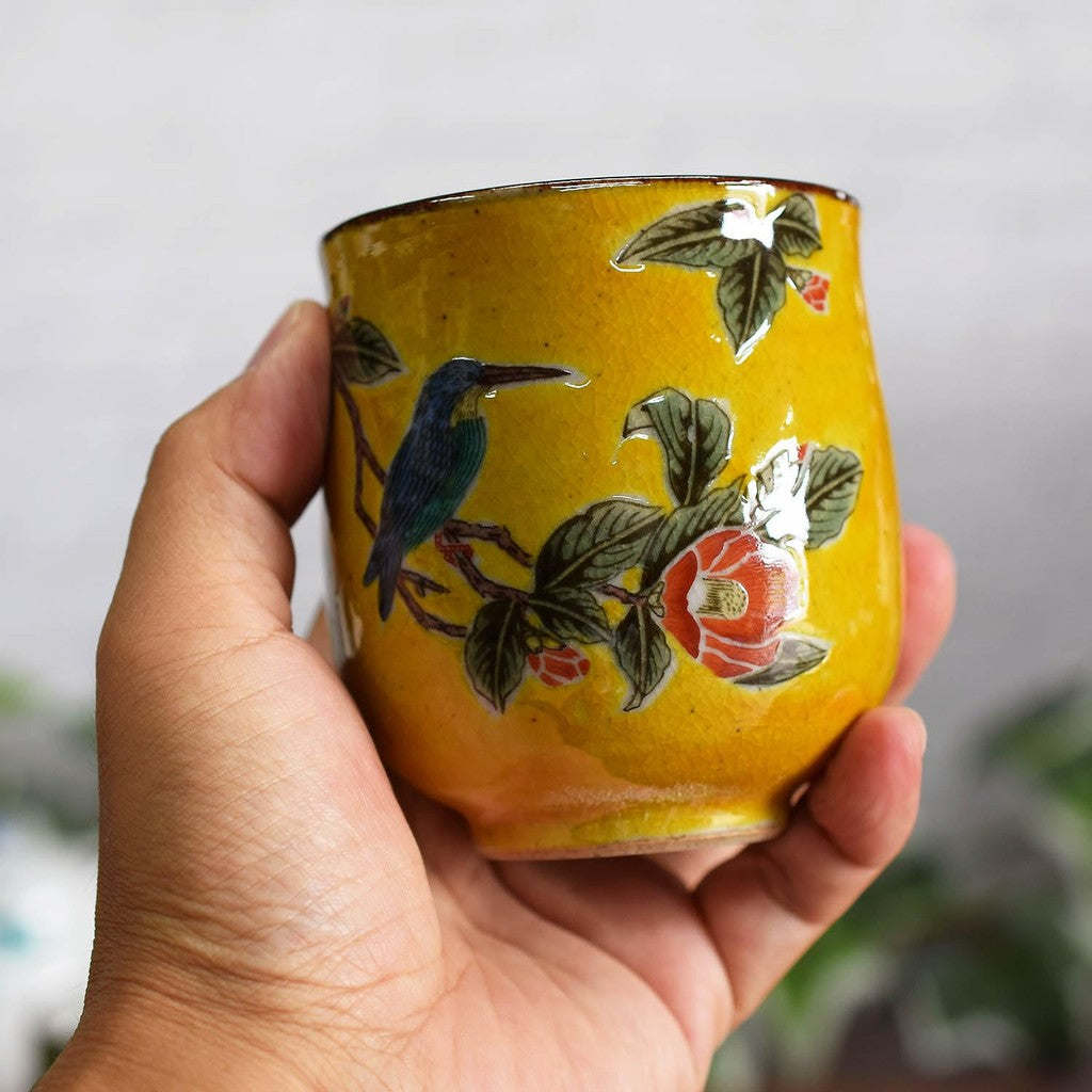 【made in japan】
Stylish Kutani Ceramic Tea Cups Set - Elegant Pair of Couple's Yunomi with Glazed Flower and Bird Design, Made in Japan, Quality Japanese Tableware.