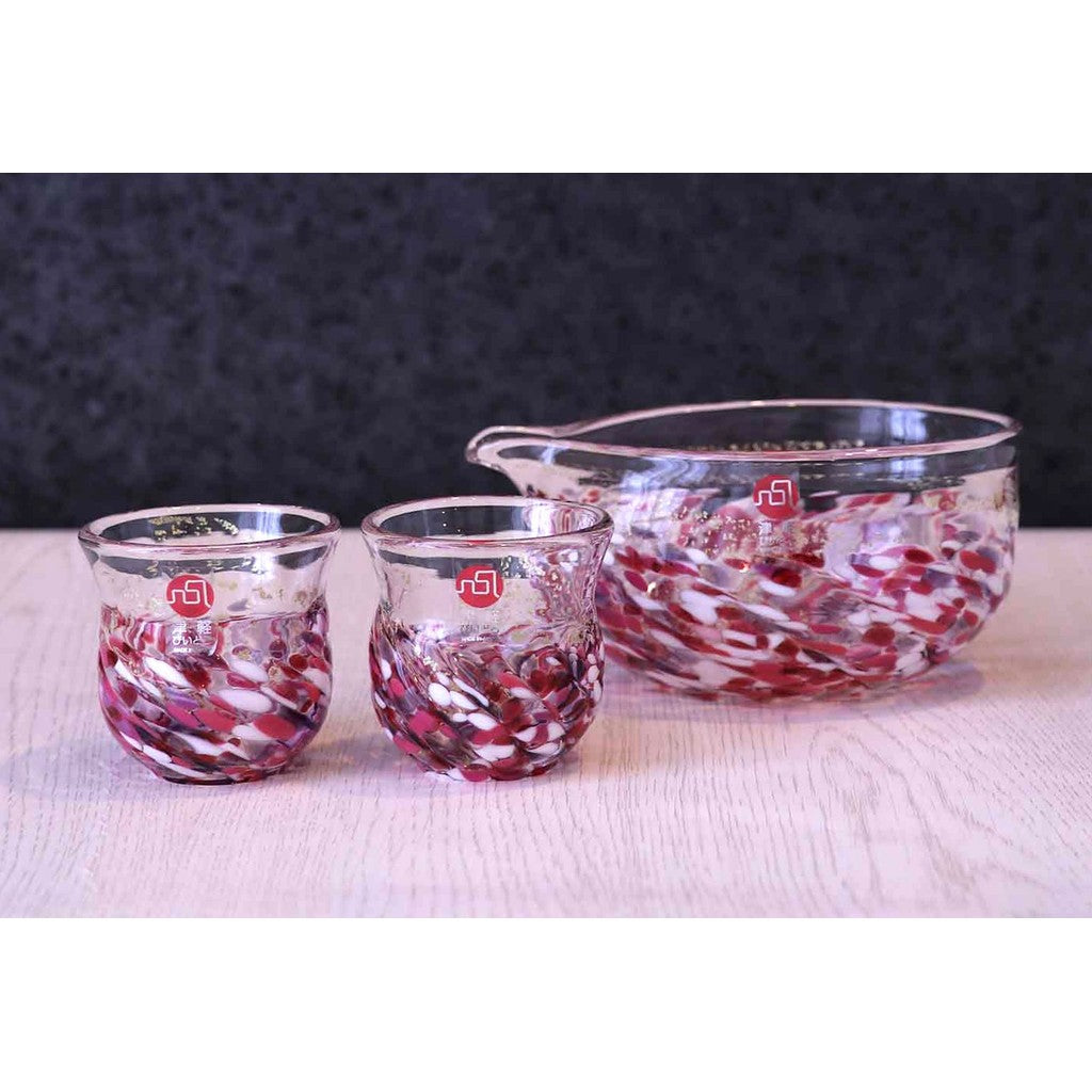 ADERIA Tsugaru Glass Flower Reflection Flower Raft Sake Set Includes Sake Pourer (180ml) and Cups (80ml) Made in Japan Ochoko Sake Cups for Sake Stylish Glassware for Cold Sake Gift for Women Mother's Day Father's Day Couples Men Housewarming Celebration