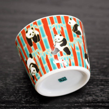 【made in japan】
Stylish Japanese Soba Choko Cup by Waza no Kura, Premium Kutani Porcelain with Panda Design, Elegant Tableware, Made in Japan. Perfect for Soba Noodles and Traditional Japanese Dining.