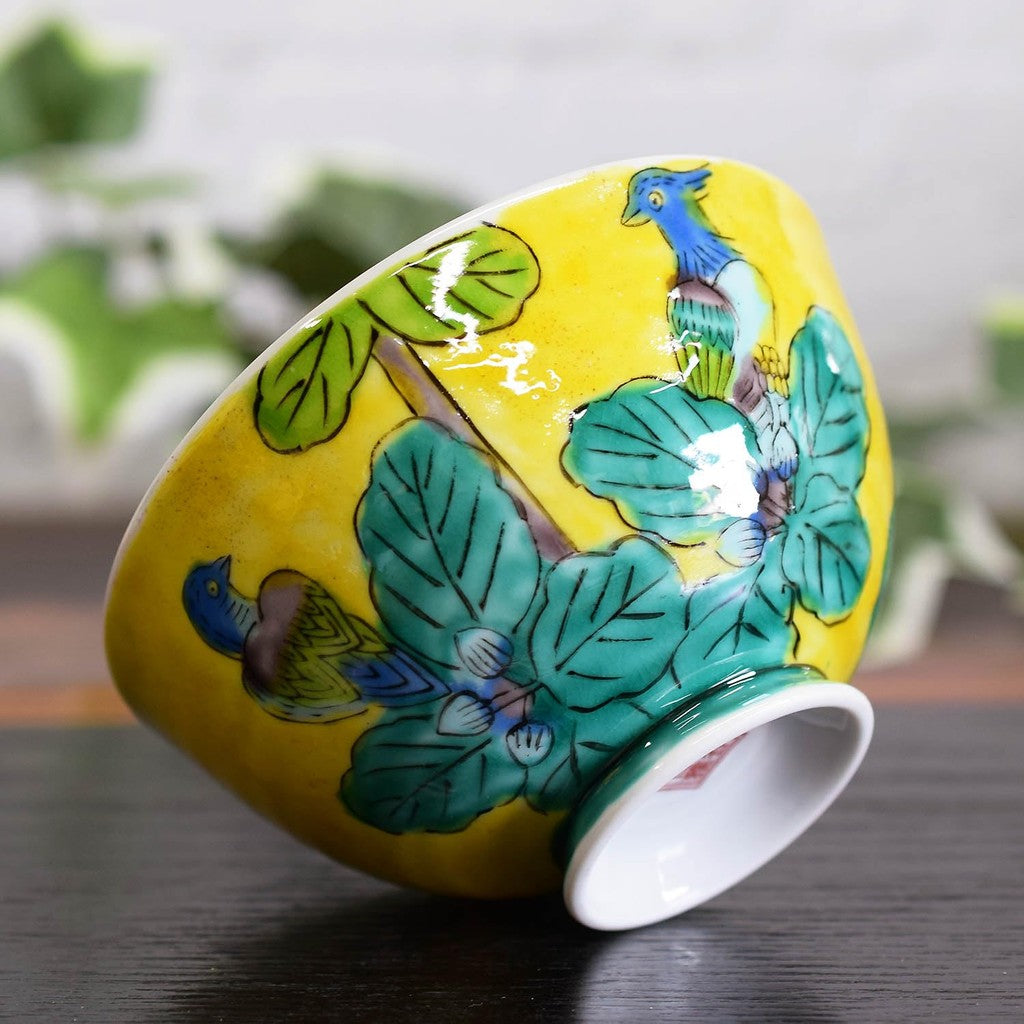 【made in japan】
Stylish Japanese Tea Bowl from Wazakura, Lightweight Kutani Ceramic Dish by Yoshidaya, Perfect for Rice Serving, Elegant Tableware, Japanese Tableware Brand.
