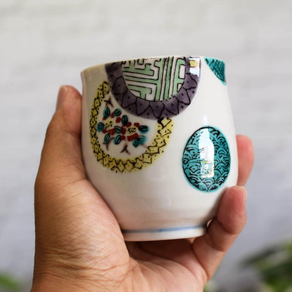【made in japan】
Couple's Ceramic Bowl and Tea Cup Set, Kutani-yaki Colorful Pattern Design, Japanese Tableware, Brand New, Made in Japan. Perfect for Traditional Dining Experience.