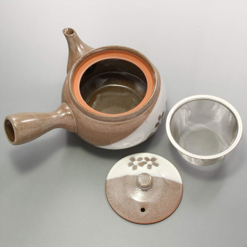 【made in japan】
Mino Ware Teapot, Handcrafted in Japan, Featuring Cherry Blossom Design, Porcelain Kyusu, 500-37 Model, Perfect for Tea Enthusiasts