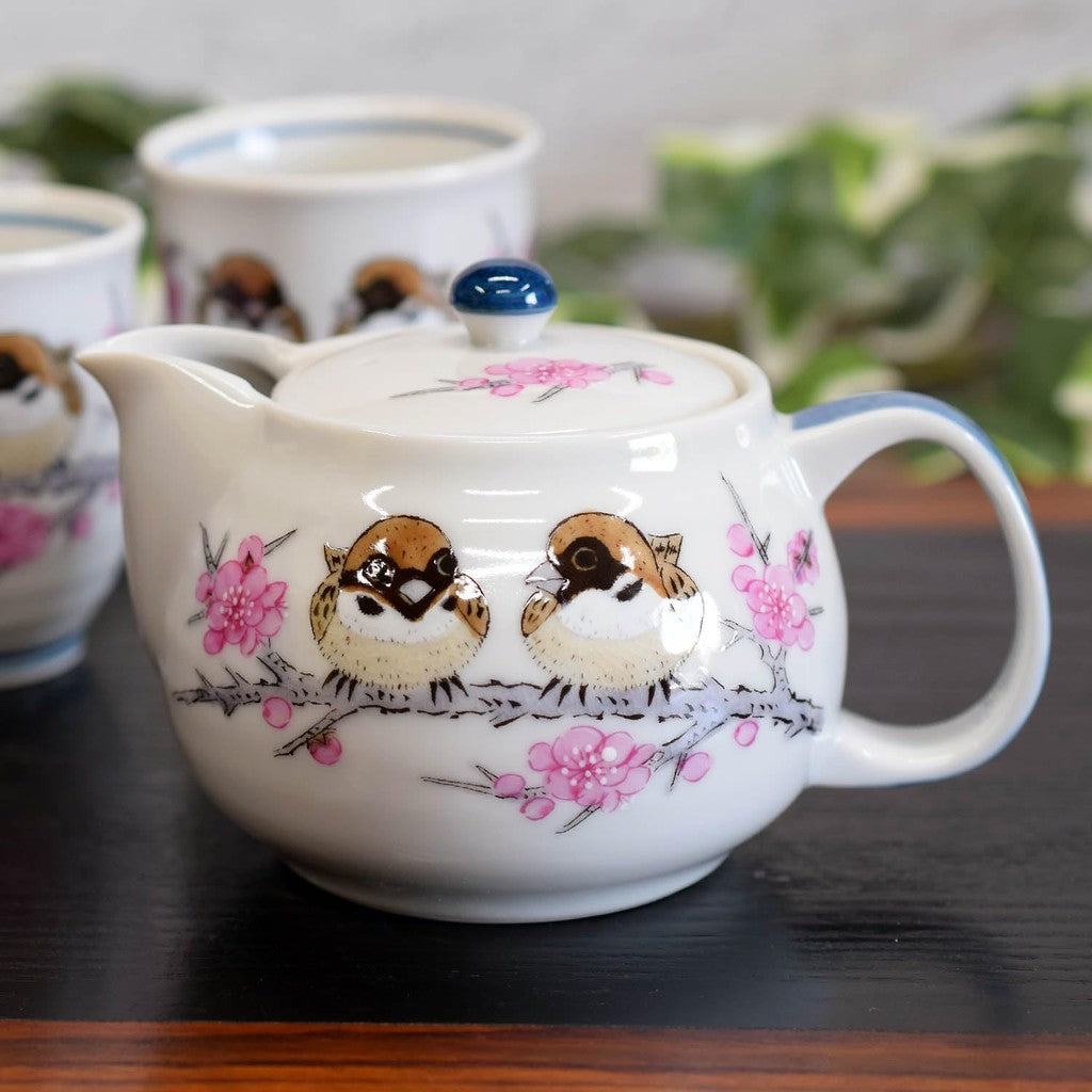【made in japan】
Japanese Kutani Ceramic Teapot and Matching Pair of Teacups Set - Sparrow Design, Authentic Japanese Tableware, Perfect for Tea Lovers