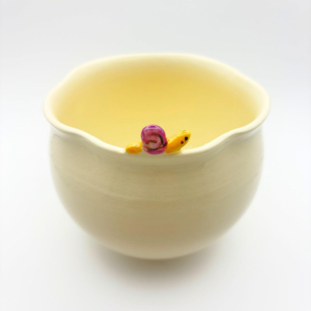 【made in japan】
Japanese Tea Ceremony Chawan Matcha Bowl - Handmade Kyoyaki Hydrangea Design, 11cm Diameter x 9cm Height, Perfect Gift by Koujou Takenaka - Authentic Craftsmanship from Japan