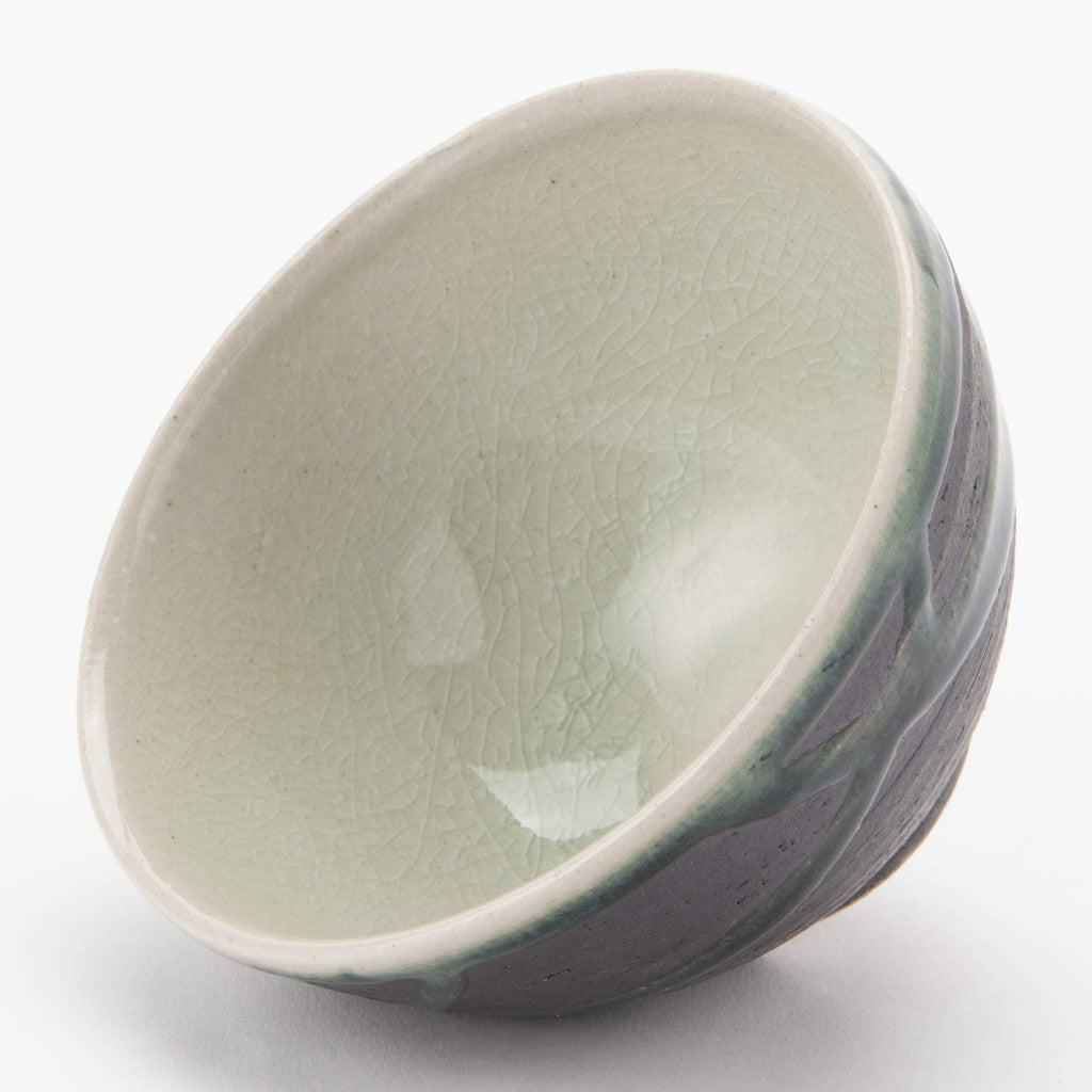 【made in japan】
Marui Seito Shigaraki Ware Hechimon Rice Bowl, Ceramic Tea Bowl with Black Glaze Flow Pattern, Diameter 11.5 cm x Height 6 cm, Made in Japan, MR-3-3500. Ideal for Enjoying Steamed Rice.
