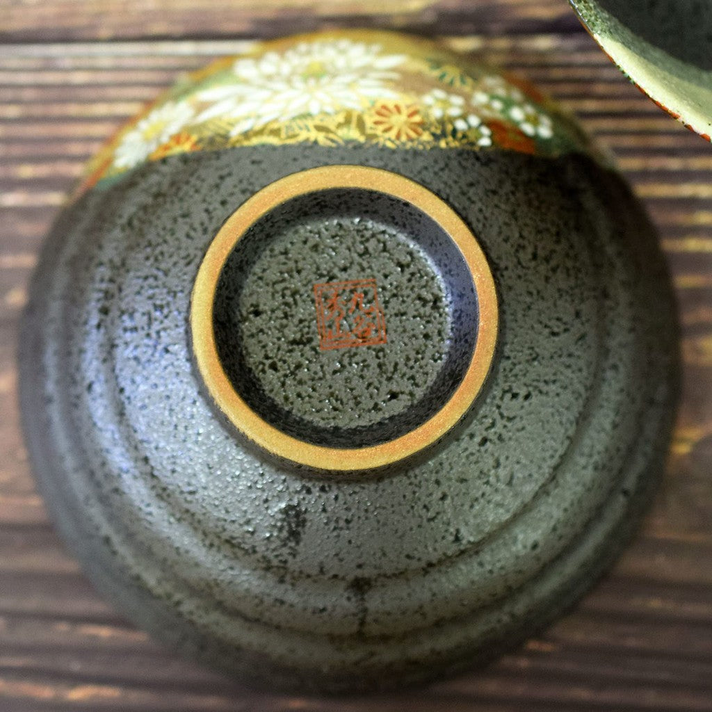 【made in japan】
Waza no Kura Stylish Couple Rice Bowls - Kutani Ware Pair, Elegant Tableware, Gold Floral Design, Premium Ceramic, Ideal for Wedding Anniversaries, Gifts, Japanese Tableware.