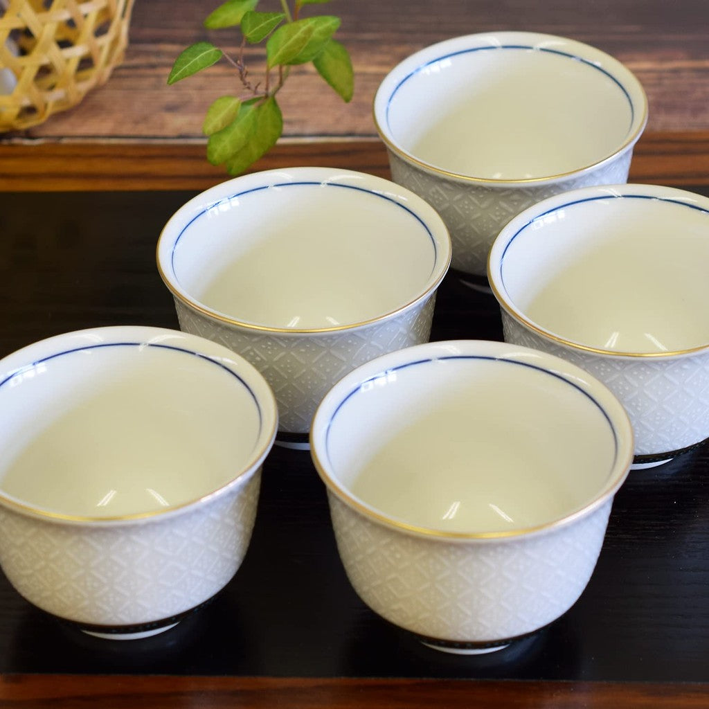 【made in japan】
Stylish Japanese Yu-Don (Tea Cup) Set of 5 - KUTANI Ceramic with Stunning White Shippou Design, High-Quality Tableware, Perfect for Guests, Housewarming, Opening Celebration, Wedding Gifts, and Special Occasions - Made in Japan.