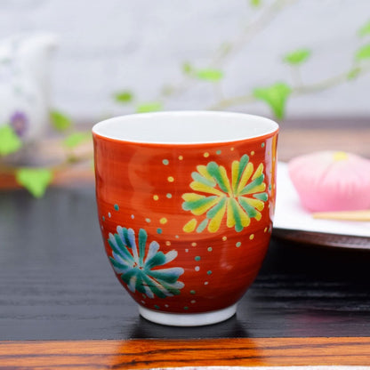 【made in japan】
Stylish Kutani-Yaki Tea Cup by Yuuki Tanaka - Japanese Ceramic Tea Bowl for Hot Drinks, Ideal for Birthdays, Milestone Celebrations, and Gift-Giving. Perfect for Traditional Dining and Collectors.
