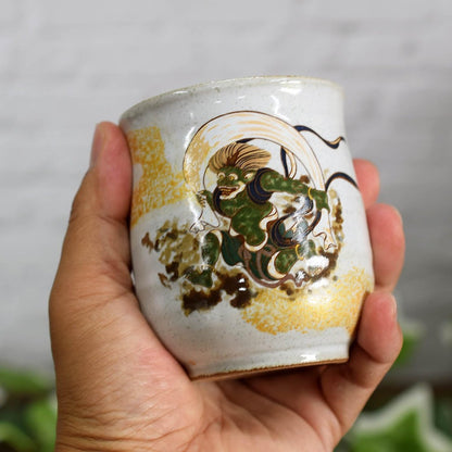 【made in japan】
Waza no Kura Stylish Pair of Yu-nomi Teacups, Kutani Porcelain, Couple's Tea Cups, Fūjin Raijin Design, Japanese Ceramic Tableware, Made in Japan.