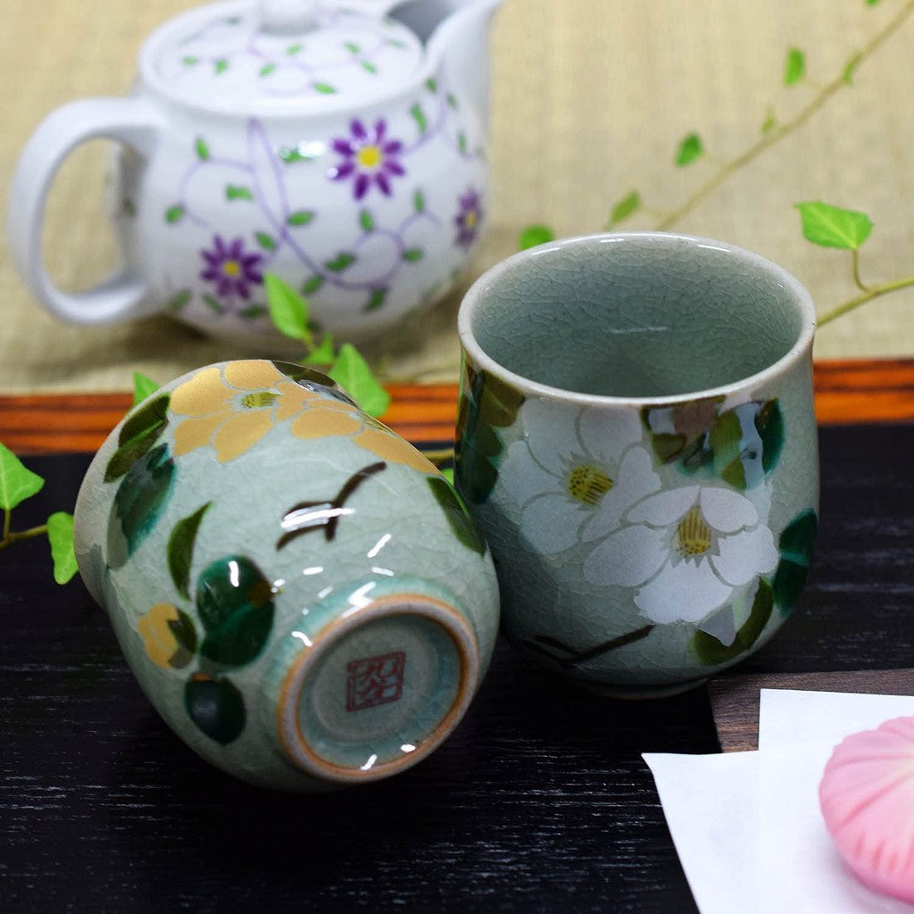 【made in japan】
Stylish Pair of YUNOMI - KUTANI Porcelain Tea Cups with Gold and Silver Camellia, Japanese Tableware, Perfect Gift for Weddings, Anniversaries, and Milestone Celebrations like 60th, 70th, 75th, and 88th Birthdays.