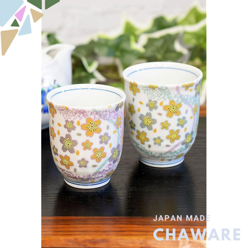 【made in japan】
Stylish Pair of Kutani Porcelain Teacups for Couples - “Kyokusuihana” Design - Japanese Ceramic Tea Bowl