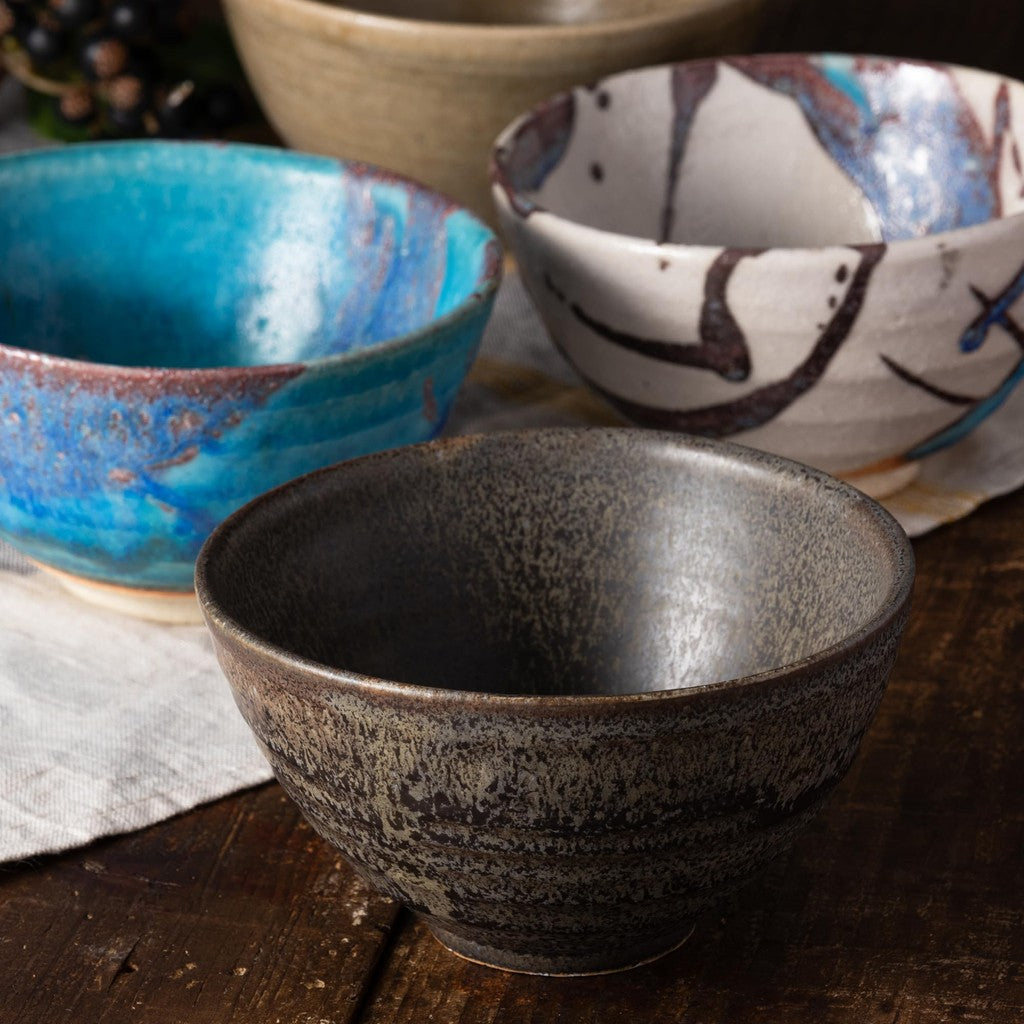 【Made in Japan】Marui Seito Shigaraki Ware Hemon Rice Bowl, Black Ceramic Bowl about 12cm Diameter, Stylish Design for Serving Rice, Model MR-3-4535. Ideal for Daily Use!