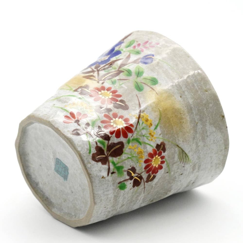 【made in japan】
Kitayama-do Original Kutani Ware Rock Glass with Autumn Grass Design - Exquisite Japanese Craftsmanship. Perfect for Your Tableware Collection!