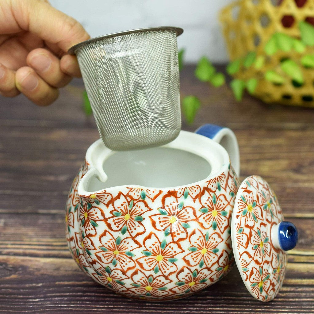 [made in Japan]
Stylish Japanese Tableware - Kutani Ware Teapot with Flower Pattern, Includes Strainer, High-End Ceramic, Perfect for Birthdays, Authentic Japanese Design