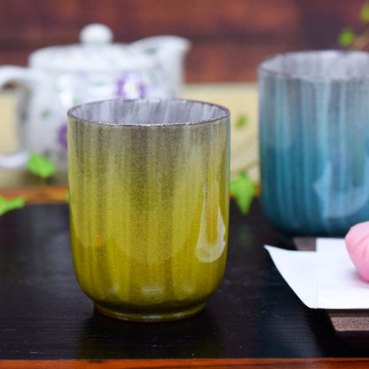 【made in japan】
Elegant Set of Japanese Kutani Ware Tea Cups - Stylish Pair of Ceramic Tea Bowls for Couples, Handcrafted in Japan, Perfect for Authentic Japanese Dining Experience.