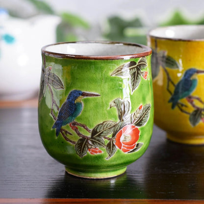 【made in japan】
Stylish Kutani Ceramic Tea Cups Set - Elegant Pair of Couple's Yunomi with Glazed Flower and Bird Design, Made in Japan, Quality Japanese Tableware.