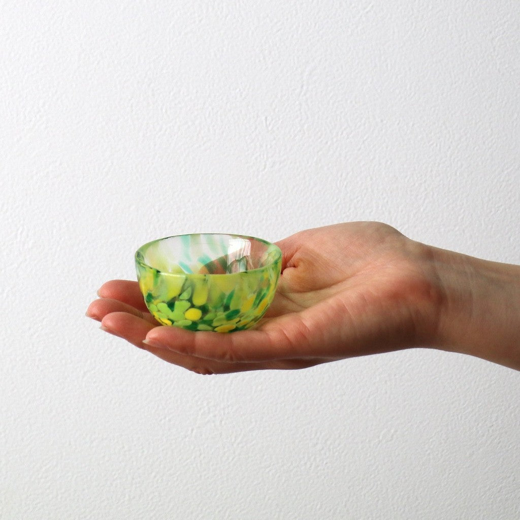 ADERIA Tsugaru Glass Sake Cup "Kino-me" C-2 50ml Made in Japan in a Decorative Box - Ochoko Sake Glass for Japanese Sake - Stylish Gift for Women - Ideal for Mother's Day, Father's Day, Couples, Men - Housewarming Celebration, Weddings, Greetings, Retirem