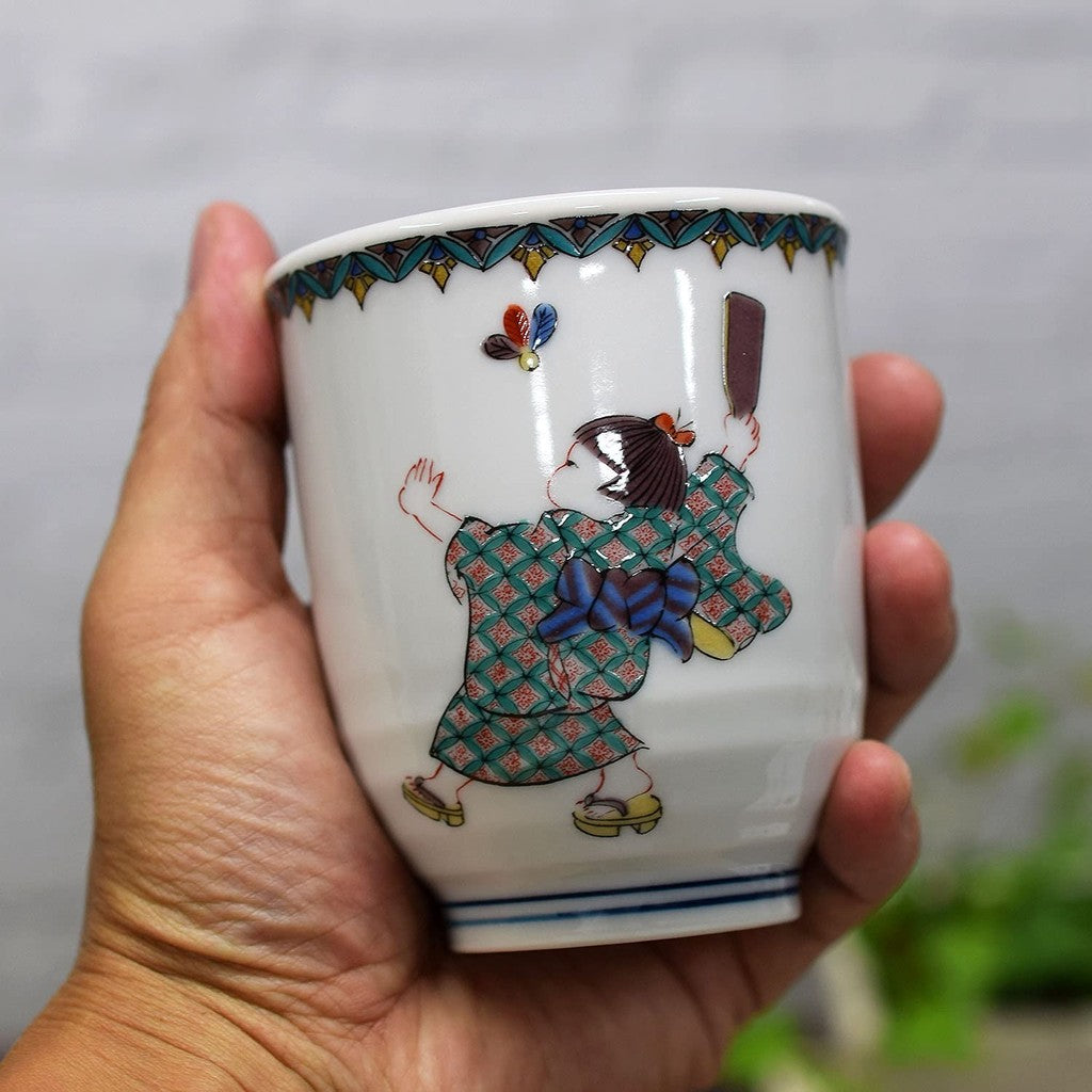 【made in japan】
Stylish Kutani-yaki Tea Cup, Warabe Ceramic Teacup, Japanese Tableware, High-Quality Pottery, Authentic Japanese Made. Perfect for tea lovers and collectors!