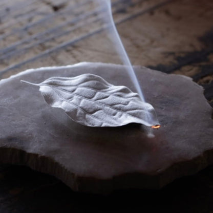 [made in Japan] Japanese Incense Sticks with Leaf Design - HAKO HA KO 6 Pieces with Plate, Boxed, Model 1702, Made in Japan, Traditional Washi Paper Incense from Kunjudo.