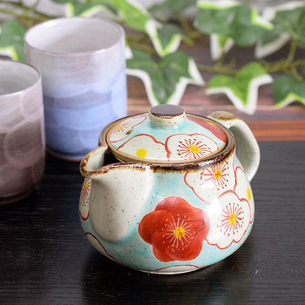 【made in japan】
Stylish Japanese Kyusu Teapot, Kutani Porcelain with Plum Blossom Design, Includes Strainer, Authentic Japanese Tableware, Perfect for Tea Lovers