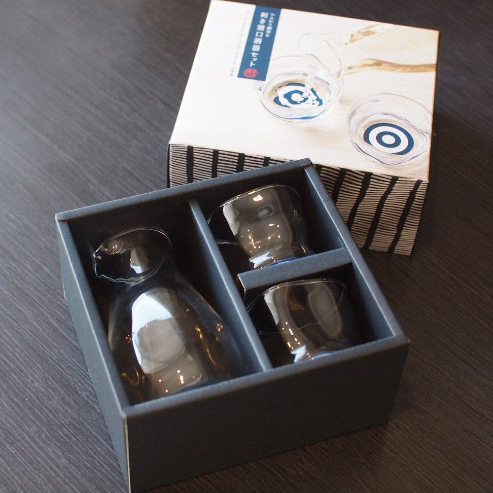 ADERIA Sake Set Clear (1 Carafe 290ml, 2 Cups 100ml)Tasting Sake Glass Gift Set in Box Made in Japan