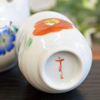 【made in japan】
Waza no Kura Stylish Yunomi - Kutani Porcelain Tea Cup with Camellia Design, Elegant Japanese Tableware, Handmade Ceramic, Authentic Japanese Product.
