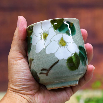 【made in japan】
Stylish Pair of YUNOMI - KUTANI Porcelain Tea Cups with Gold and Silver Camellia, Japanese Tableware, Perfect Gift for Weddings, Anniversaries, and Milestone Celebrations like 60th, 70th, 75th, and 88th Birthdays.