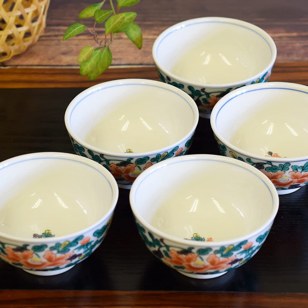 【made in japan】
Stylish Kutani Ware Tea Cup Set of 5 – Elegant Peony Scroll Design, High-Quality Ceramic, Perfect for Entertaining Guests, Premium Japanese Tableware