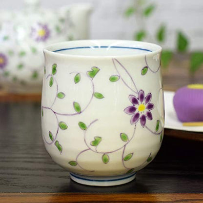 【made in japan】
Stylish Kutani Ware Tea Cup by Waza no Kura, featuring floral arabesque design. High-quality Japanese ceramic tableware, perfect for birthdays and celebrations like Kanreki, Koki, Kiju, Kazu, and Beiju. Ideal gift for any occasion!
