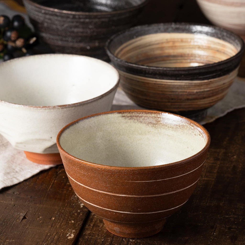 [made in japan] Marui Seito Shigaraki Ware Hechimon Rice Bowl, Spiral Red, Diameter Approx. 10cm, Ideal for Serving Rice and Other Dishes, Model MR-3-4552