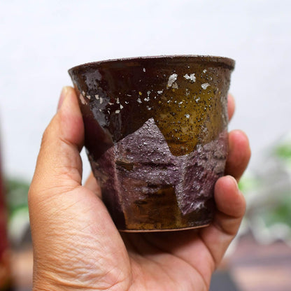 [Made in Japan] Stylish Japanese Tableware - Kutani Pottery Pair of Sake Glasses, Silver-Leaf Design, Perfect for Shochu. Ideal Gifts for 60th Birthday, 70th and 77th Celebrations. Exquisite Brand and Traditional Japanese Pottery.