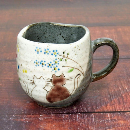 【made in japan】
Stylish Kutani Porcelain Mug - Sunlit Design, Premium Japanese Tableware, High-Quality Ceramic Cup, Perfect Gift for Coffee and Tea Lovers.