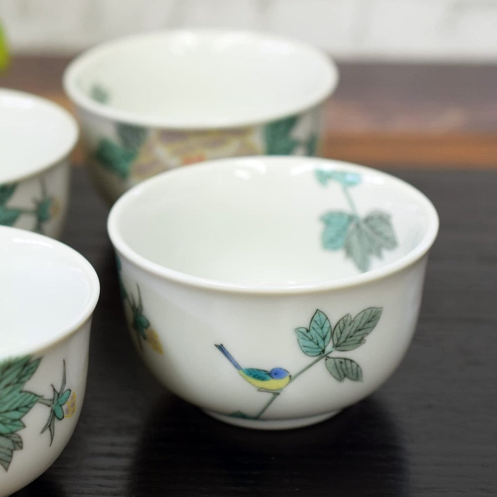 【made in japan】
Waza no Kura Kutani Ware Teacup Set of 5 - Elegant Bird Design, Ideal for Guests, Premium Quality Japanese Tableware, Stylish Tea Cups for Any Occasion.