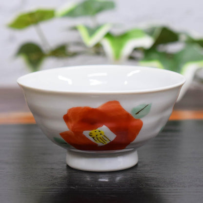 【made in japan】Stylish Japanese Ceramics - Kutani Ware Rice Bowl with Camellia Design, High-Quality Tableware for Authentic Japanese Dining Experience, Made in Japan. Perfect for elegant meals.