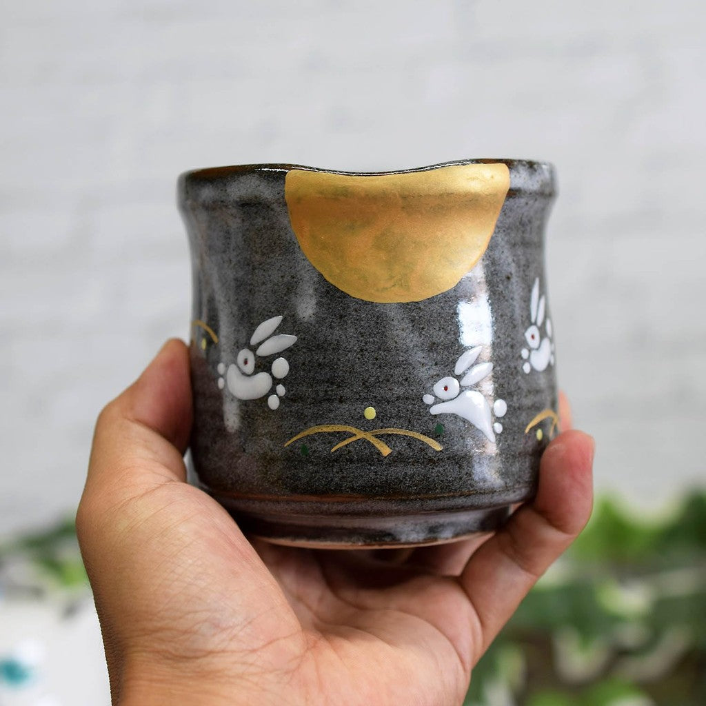 【made in japan】
Stylish Kutani Ware Tea Cup by Waza no Kura - Large Moon Rabbit Design, Ceramic Japanese Tableware, Perfect for Birthdays and Celebrations like 60th, 70th, 77th, 80th Anniversaries, a Thoughtful Gift Made in Japan.